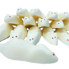 Weiße Marshmallow-Motive mit roten Augen, Teil der Haselbauer Schaumszuckerprodukte-Reihe, präsentiert als zarte Süßware